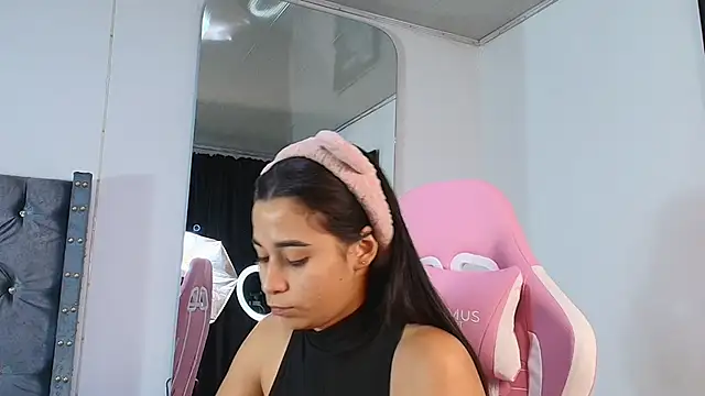 GraceWallace  online show from 11/23/25, 09:36