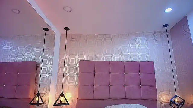 LexieBloom online show from 10/27/25, 04:13