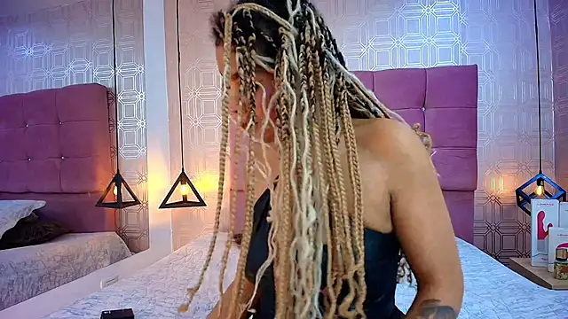 LexieBloom online show from 10/24/25, 04:11