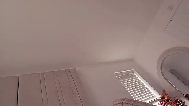 Desire-XOXOX online show from 10/22/25, 12:59