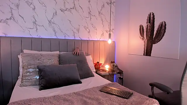 Karlla Brown online show from 10/31/25, 01:19