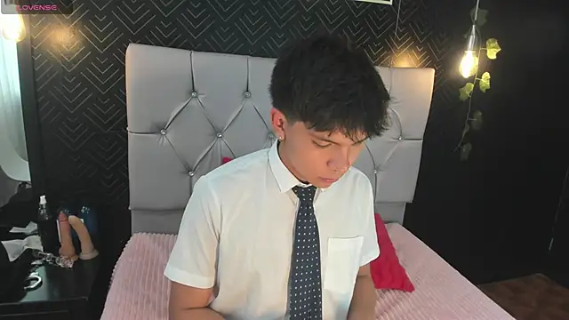 Thiago Kozak online show from 11/14/25, 01:48