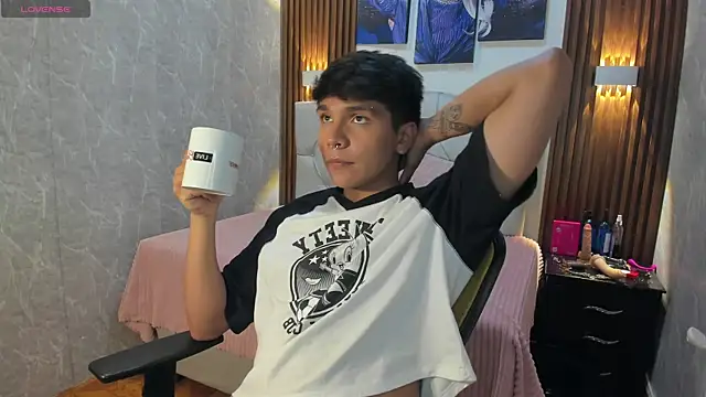 Thiago Kozak online show from 12/22/25, 08:31