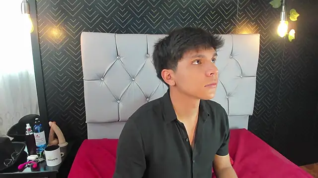 Thiago Kozak online show from 10/30/25, 03:20