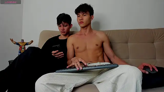 2Amateur Guys online show from 01/09/26, 10:28