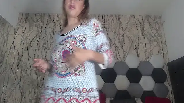 Snapshot of AntonellaBlanc chatting on 10/10/25, 09:26 AntonellaBlanc online show from 10/10/25, 09:26