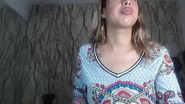 Snapshot of AntonellaBlanc chatting on 10/08/25, 09:48 AntonellaBlanc online show from 10/08/25, 09:48