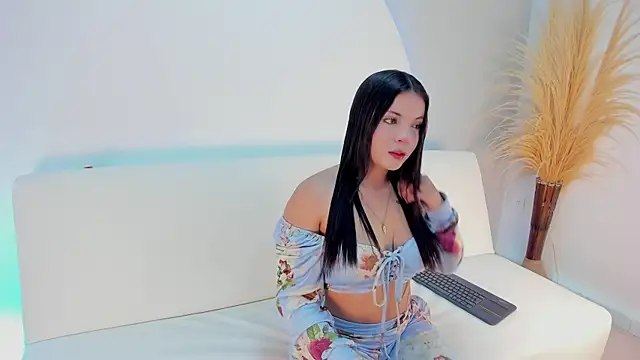 Carly lopez online show from 11/26/25, 06:30