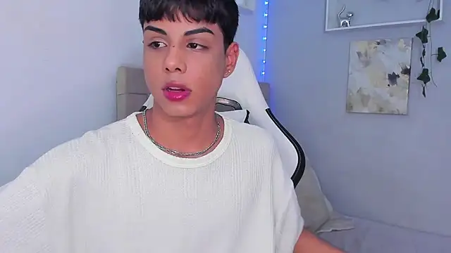 Thomas wil online show from 10/15/25, 06:11