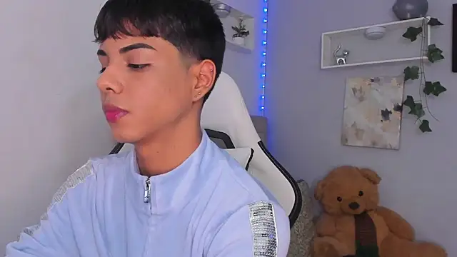 Thomas wil online show from 11/01/25, 01:23