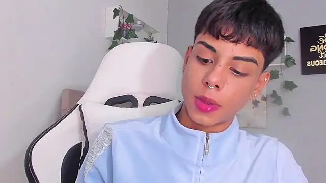 Thomas wil online show from 11/15/25, 03:21