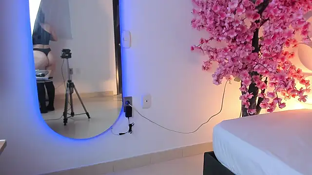 cristina gallardo online show from 10/08/25, 12:28