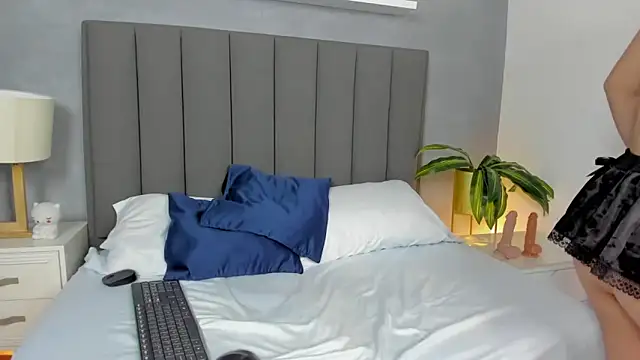 Snapshot of cristina_gallardo chatting on 02/03/26, 12:43 cristina gallardo online show from 02/03/26, 12:43