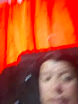 Hanna Kieran online show from 11/30/25, 11:00