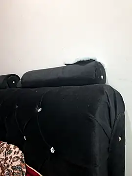 Hanna Kieran online show from 10/24/25, 02:27