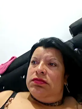 Hanna Kieran online show from 10/30/25, 03:42