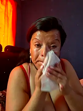 Hanna Kieran online show from 12/16/25, 12:20