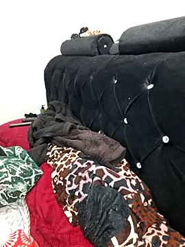 Hanna Kieran online show from 10/25/25, 04:51