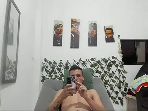 Snapshot of Latins_Boss chatting on 06/11/26, 12:32 Latins Boss online show from 06/11/26, 12:32
