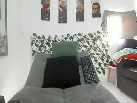 Snapshot of Latins_Boss chatting on 06/11/26, 09:34 Latins Boss online show from 06/11/26, 09:34