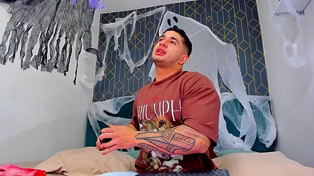 king falconer online show from 10/11/25, 11:28