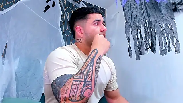 king falconer online show from 10/23/25, 03:38