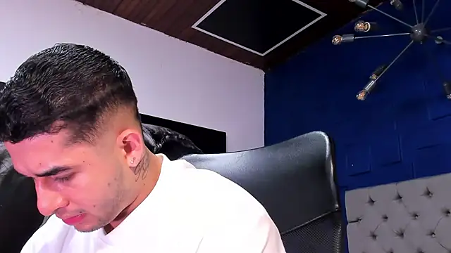 king falconer online show from 12/14/25, 11:43