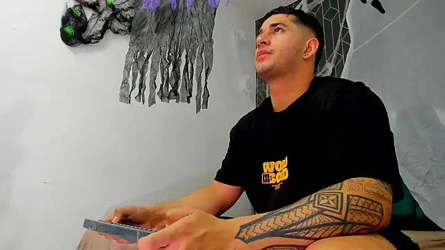 king falconer online show from 10/18/25, 01:18