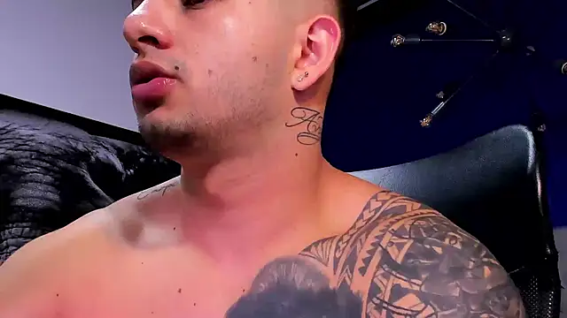 king falconer online show from 12/14/25, 01:45