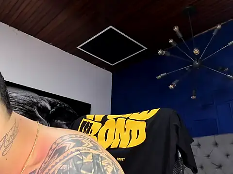 Snapshot of king_falconer chatting on 01/17/26, 02:15 king falconer online show from 01/17/26, 02:15