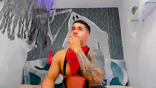 king falconer online show from 10/10/25, 01:17