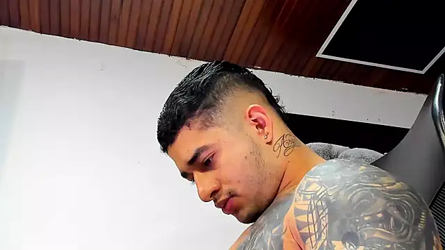 king falconer online show from 11/15/25, 12:03