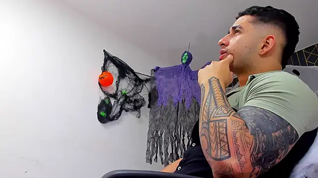 king falconer online show from 10/16/25, 01:14