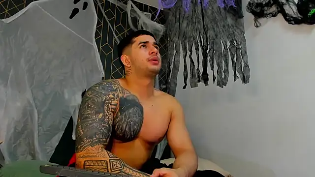 king falconer online show from 10/30/25, 02:43