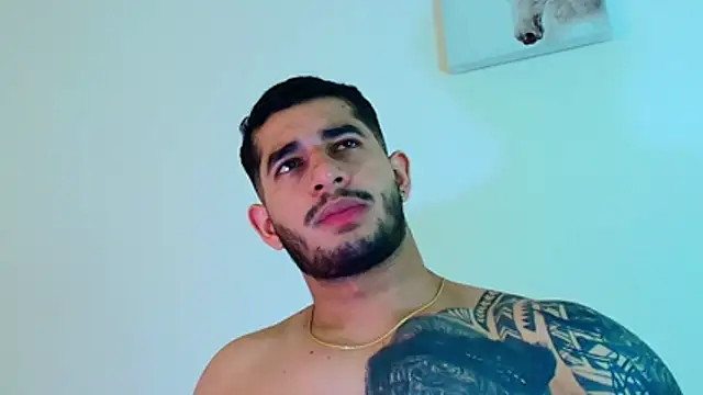 Snapshot of king_falconer chatting on 02/08/26, 08:34 king falconer online show from 02/08/26, 08:34