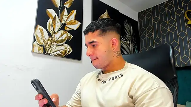 king falconer online show from 12/01/25, 12:11