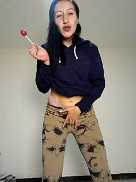 Oriana111 online show from 10/21/25, 04:45