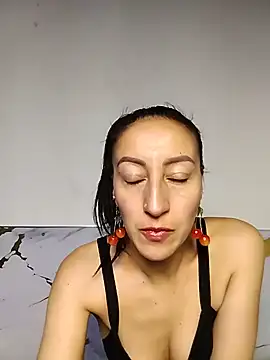 Snapshot of Oriana111 chatting on 06/12/26, 12:47 Oriana111 online show from 06/12/26, 12:47