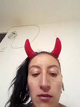 Oriana111 online show from 11/15/25, 05:39