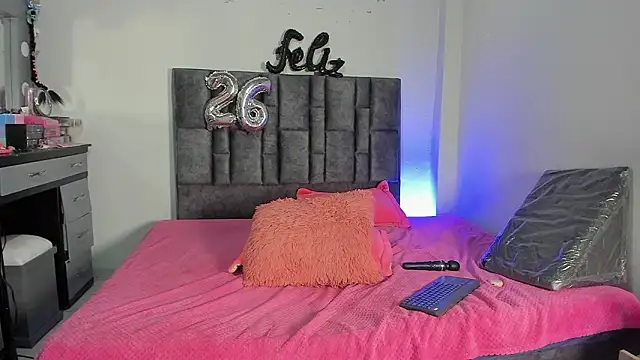 Esmeraldaa- online show from 03/06/26, 10:16