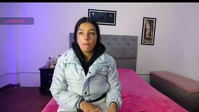 Esmeraldaa- online show from 09/18/25, 05:43