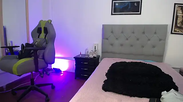 Esmeraldaa- online show from 11/01/25, 11:31