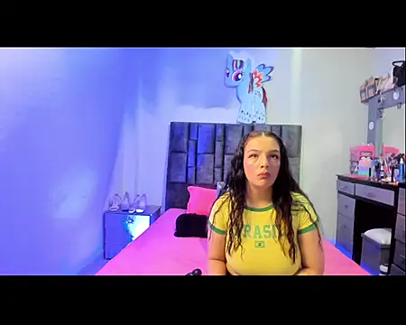 Esmeraldaa- online show from 11/16/25, 09:30