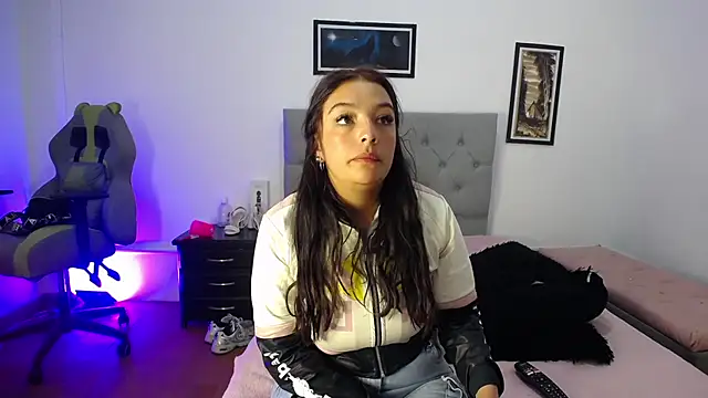 Esmeraldaa- online show from 11/03/25, 03:34