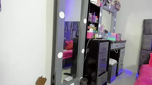 Esmeraldaa- online show from 12/05/25, 05:28