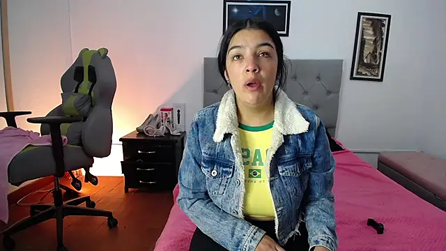 Esmeraldaa- online show from 10/09/25, 05:19