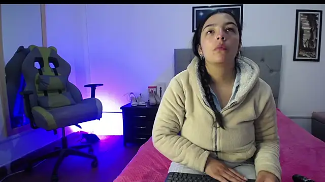 Esmeraldaa- online show from 09/27/25, 05:02