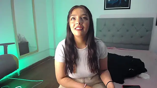 Esmeraldaa- online show from 11/13/25, 05:22