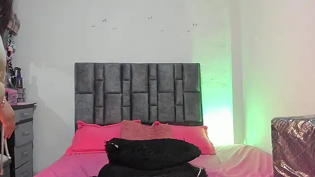 Esmeraldaa- online show from 05/14/26, 11:24