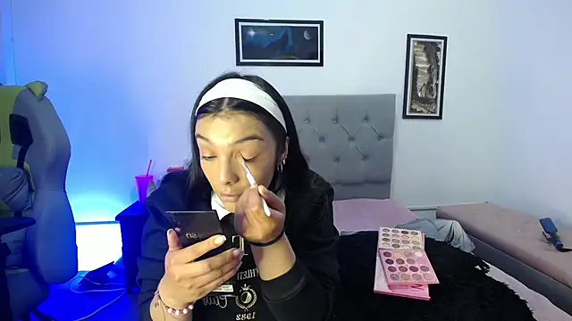 Esmeraldaa- online show from 10/26/25, 05:08